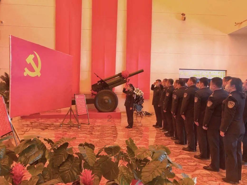 夏日时尚的爱丽
